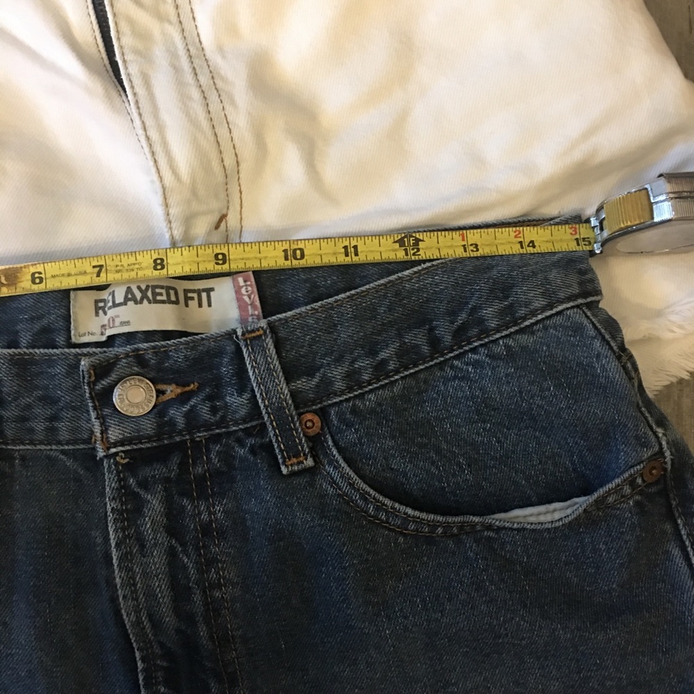 Levi cut off jean shorts - Picture 7 of 7